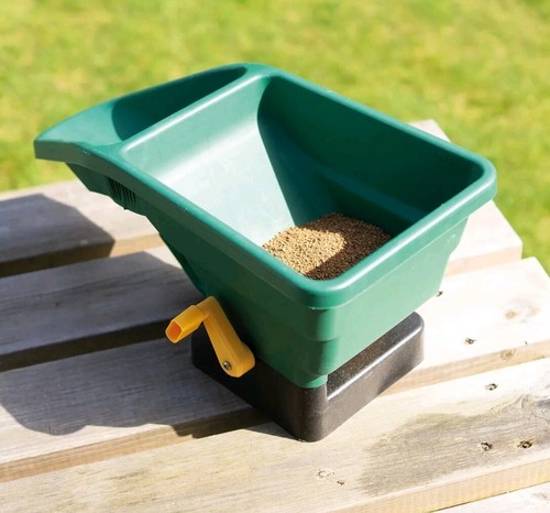 Weed feed seed spreader 2l - &,